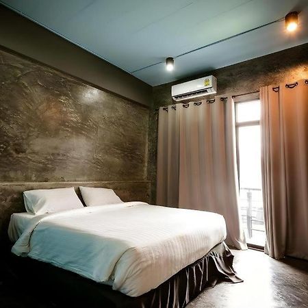 Pornsiri Hotel Sisaket Kültér fotó