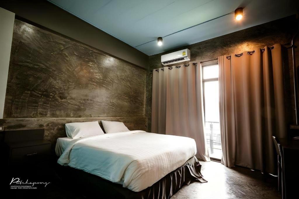 Pornsiri Hotel Sisaket Kültér fotó