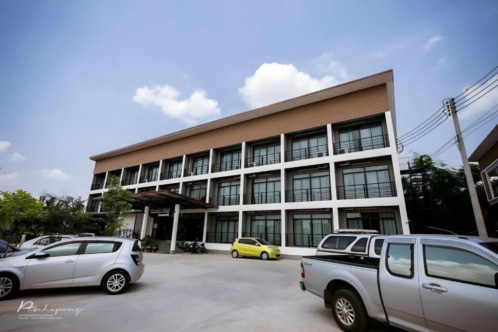 Pornsiri Hotel Sisaket Kültér fotó