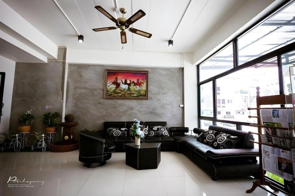 Pornsiri Hotel Sisaket Kültér fotó